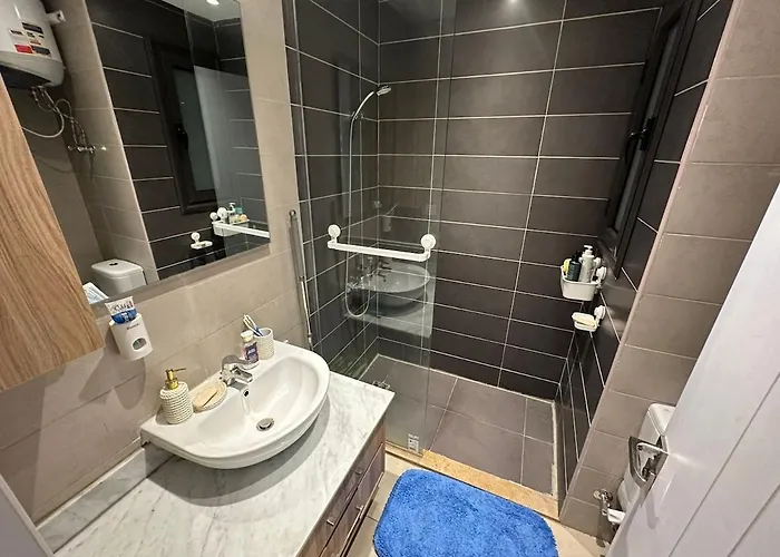 G Cribs Ground-floor One-bedroom Pool View, Apartment *
